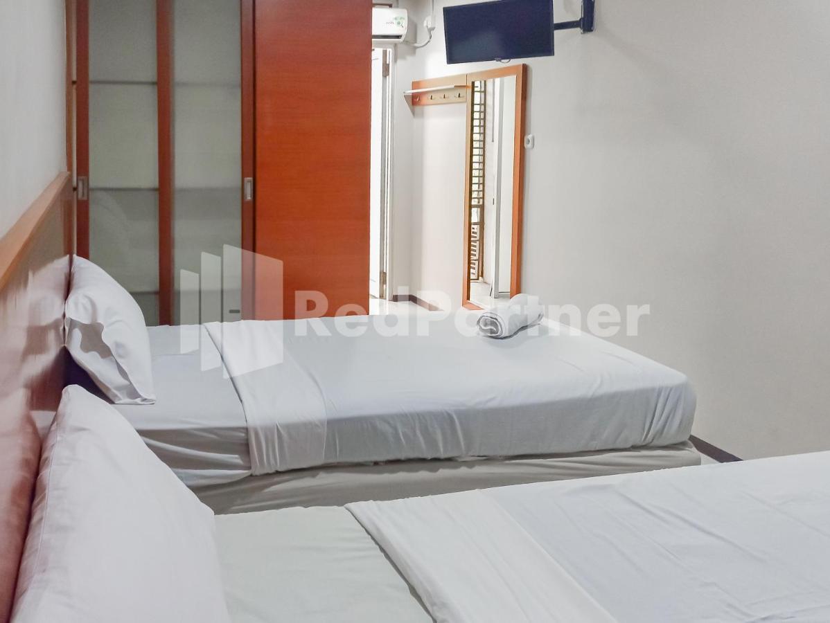 Sang Surya Guesthouse Syariah Near Rs Hasan Sadikin Mitra Reddoorz باندونج المظهر الخارجي الصورة